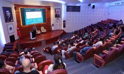 Prof. Nicholas A. Kotov Atatürk Üniversitesinde konferans düzenledi