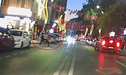Samsun'da taşkınlık yapan alkollü şahsı tek yumrukla yere serdi: O anlar kamerada