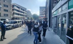 Silahla vurdukları adamı darbederek öldürdüler: Cinayet anı kamerada