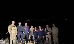 Şırnak'ta dağda mahsur kalan 2 mühendis askeri helikopterle kurtarıldı