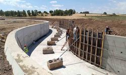 Sosun Deresi'nde taşkın koruma çalışmaları sürüyor