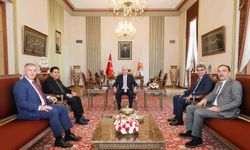 TBMM Başkanı Kurtulmuş, Yeni Yol Partisi heyetiyle görüştü