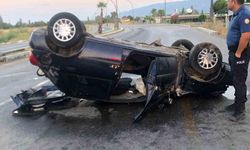 Ters dönen otomobildeki sürücü, sıkıştığı yerden kurtarıldı