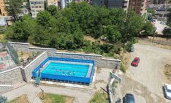 Torul ilçesinde portatif havuzda yüzme eğitimi