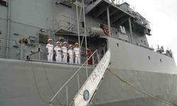 Türk donanmasından Atlantik'in ötesinde güç gösterisi: TCG Oruçreis New York'ta