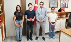 YKS'de Türkiye derecesi yapan Aydınlı öğrenciler ödüllendirildi