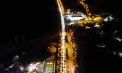 36 bin nüfuslu ilçeye insan seli: Festival sokakları doldurdu, kilometrelerce uzunlukta araç kuyruğu oluştu