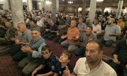 Afyonkarahisar'da Mevlid Kandili huşu içerisinde geçti