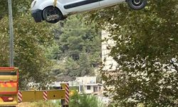 Alanya'da araç şarampole yuvarlandı: 3 yaralı
