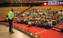 Aydın'da 200 motosiklet sürücüsüne 'güvenli sürüş' eğitimi