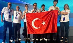 Bakan Bayraktar: 'Uluslararası Nükleer Bilim Olimpiyatı'na ilk kez katılan Türkiye, 1 altın ve 3 bronz madalya ile uluslararası arenaya güçlü bir giriş yaptı'