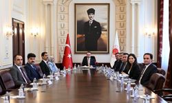 Bakan Gürlek, Muhsin Yazıcıoğlu'nun ailesiyle görüştü