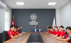 Başarılı milli cimnastikçilerden İl Müdürü Kabakcı'ya ziyaret