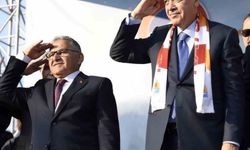 Başkan Büyükkııç'tan 25. yıl mesajı' Çeyrek asırlık hizmet ve eser yürüyüşü'