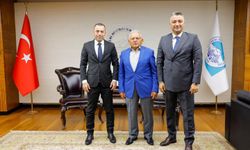 Başkan Büyükkılıç, şehrin farklı kesimlerinden konuklarını makamında ağırladı