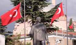 Başkan Ünlüce: 'Kahramanlıkla kazanılan, gururla kutlanan zaferin 104. yılı kutlu olsun'