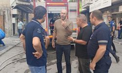 Başkan Zencirci, yanan mağazada incelemelerde bulundu