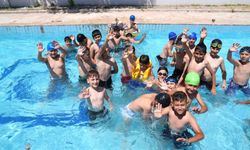 Battalgazi Belediyesi'nde Kur'an kursu öğrenilerine yüzme etkinliği