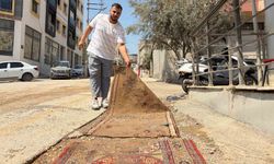 Bayraklı'da bozuk ve çamurlu yollar vatandaşı isyan ettirdi