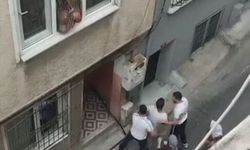 Beyoğlu'nda eniştesinin dükkanında saçını yaptırdı, para tartışması sonrası ortalık karıştı