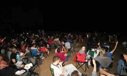 Binlerce kişi Perseid meteor yağmurunu izlemek için Yenişehir'e akın etti