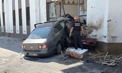 Bolu'da 84 metre savrulup caminin imam odasına dalan aracın sürücüsü alkollü çıktı: 290 bin lira ceza kesildi