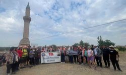 Çal'da geçmiş yeniden canlandı Deve ve atlardan oluşan kervan, asırlık güzergâhta yürüdü