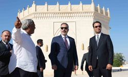 Dışişleri Bakanı Fidan, Libya'nın milli kahramanı Ömer Muhtar'ın mezarını ziyaret etti