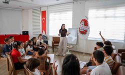 Efeler'de çocuklar felsefeyle düşünmeyi öğreniyor