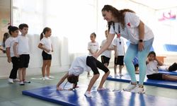 Efeler'de minikler jimnastikle güçleniyor