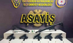 Ev ve araç kurşunlayan şahısların evlerinde yatakların arasından silah çıktı