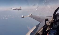 F-16 savaş uçaklarından Karadeniz'de eğitim uçuşu