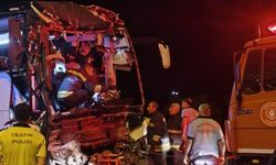 Gaziantep'te yolcu otobüsü tırla çarpıştı: 2 ölü, 22 yaralı