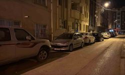 Gece yarısı çalmaya başlayan araç kornası mahalleliyi ayağa kaldırdı