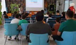 Gençlere dijital dünyanın riskleri anlatıldı