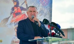 Gençlik ve Spor Bakanı Bak: '12 milyon gencimize yüzme öğrettik'