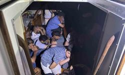 Gökova Körfezinde yelkenli teknede 40 düzensiz göçmen ve 2 göçmen kaçakçısı yakalandı