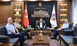 Görev sürelerini tamamlayan komutanlardan Vali Çiçek'e ziyaret