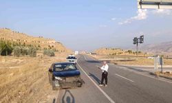 Hasankeyf'te kamyon ve otomobil çarpıştı: 2 yaralı