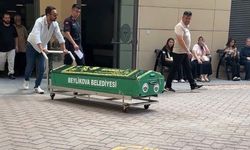 Havuza düşerek hayatını kaybeden minik Elif son yolculuğuna uğurlanıyor