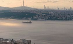 İstanbul'da deniz ulaşımına sis engeli: 15 şehir hatları seferi iptal edildi