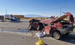Karaman'da feci kaza: 2'si çocuk 6 yaralı