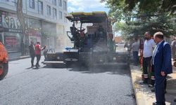 Kars'ta şehir içi yollarda asfalt seferberliği: Faikbey Caddesi yenileniyor