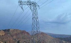 Kemaliye'de fırtına nedeniyle 8 köyde elektrik kesintisi
