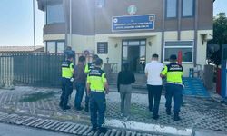Kendilerini polis olarak tanıtan dolandırıcılar jandarmaya yakalandı