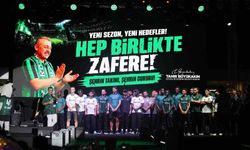 Kocaelispor yeni sezon öncesi gövde gösterisi yaptı: Metehan tanıtıldı, taraftar Buray'la coştu