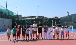 Kuşadası'nda minik raketler geleceğe hazırlanıyor