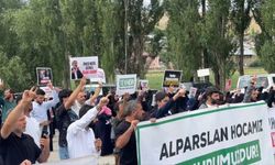 Kuytul taraftarları Erzurum'da cezaevi önünde izinsiz gösteri yaptı