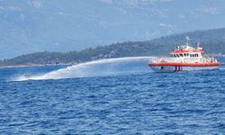 Marmaris'te demirli yelkenli tekne alevlere teslim oldu
