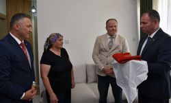 Mehmetçiğin cephede taşıdığı Türk bayrağı, konservasyon için Türkiye'ye gönderiliyor